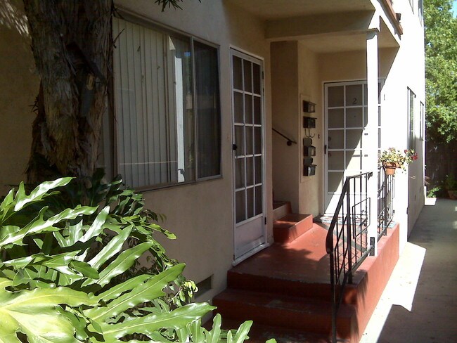 Foto del edificio - 1080 Termino Ave