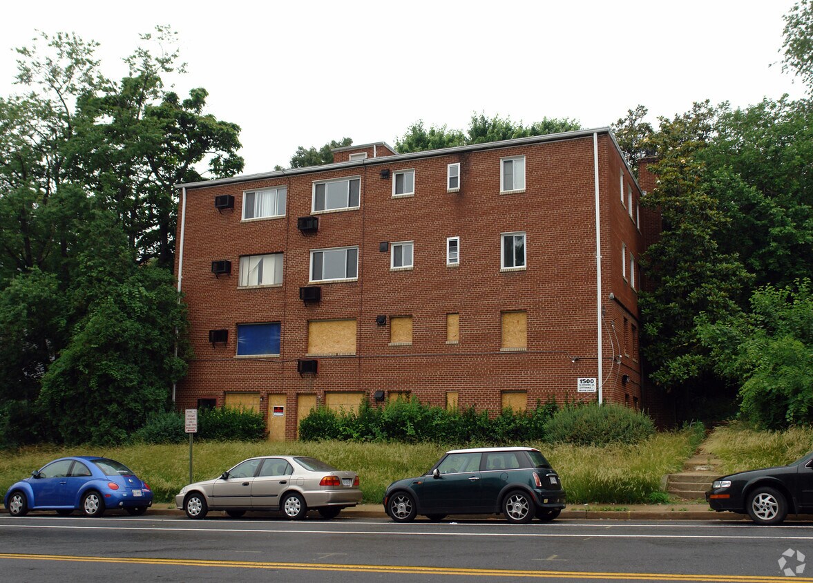 Primary Photo - 1500 N Rhodes St