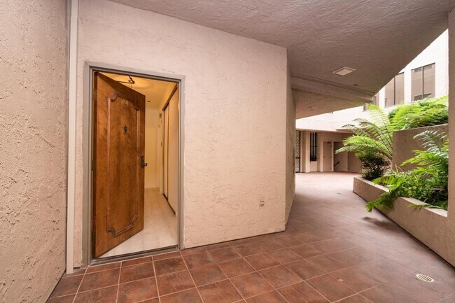 Building Photo - 217 8th Ave