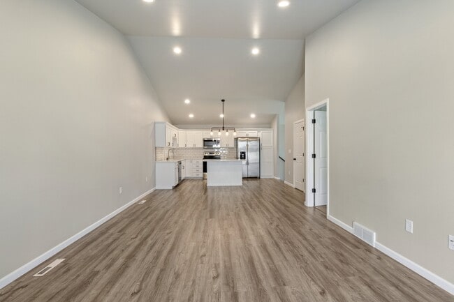 Building Photo - 837 United Dr