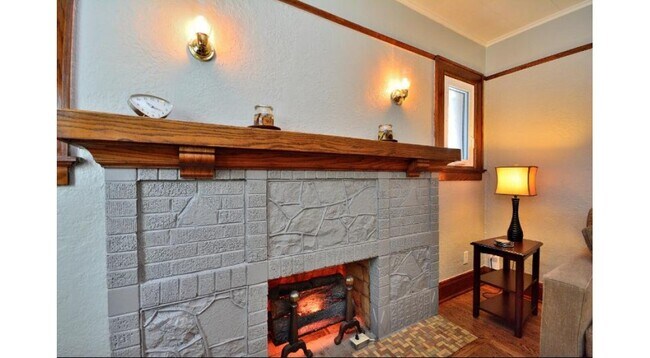 Building Photo - 3085 N Brookfield Rd