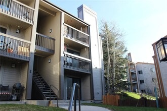 Building Photo - 1650 Upper Iron Horse Loop Rd