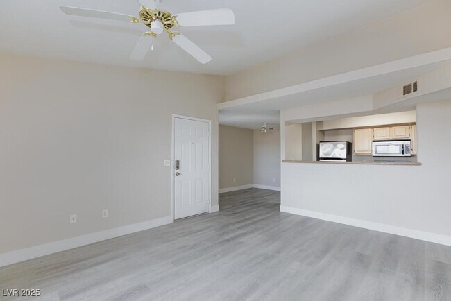 Foto del edificio - 555 E Silverado Ranch Blvd