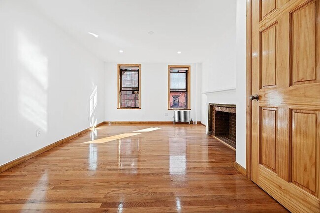 Building Photo - 168 Avenue B