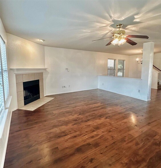 Building Photo - 2325 Becard Dr