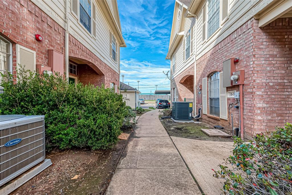 2710 Grants Lake Blvd Unit D5, Sugar Land, TX 77479 Condo for Rent in