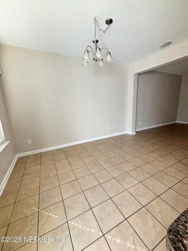 Building Photo - 673 Reese Ave