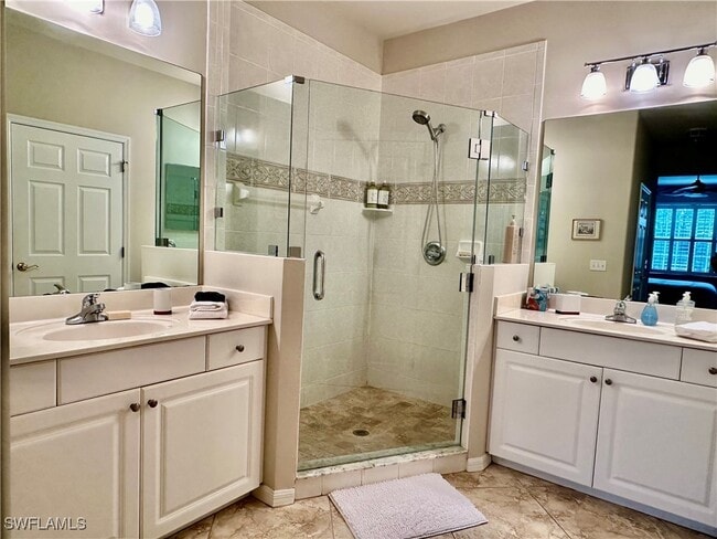 Foto del edificio - 4884 Hampshire Ct
