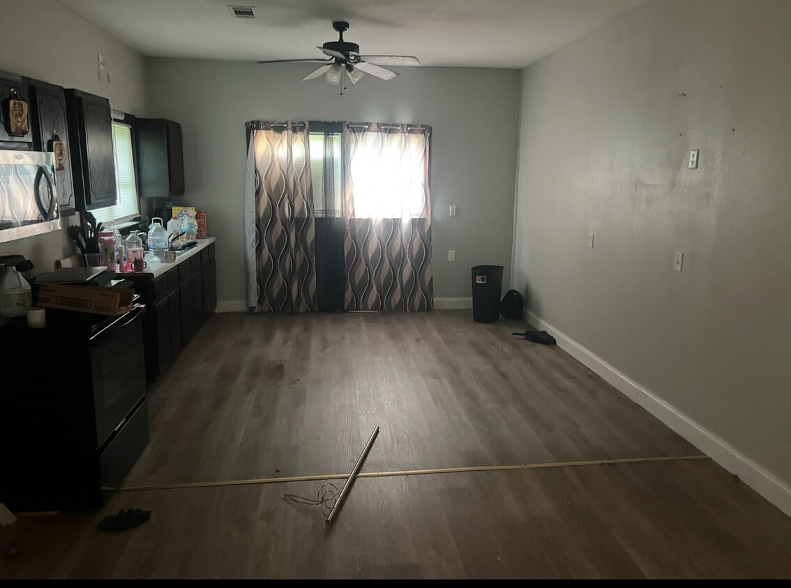 Foto principal - 1137 W 7th St