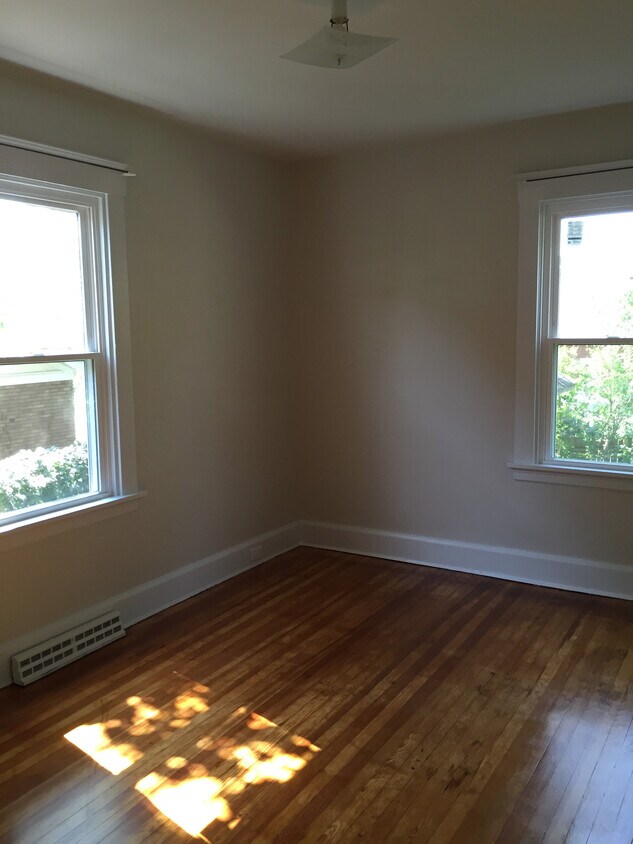 Primary Photo - 4425 Hamilton Ave