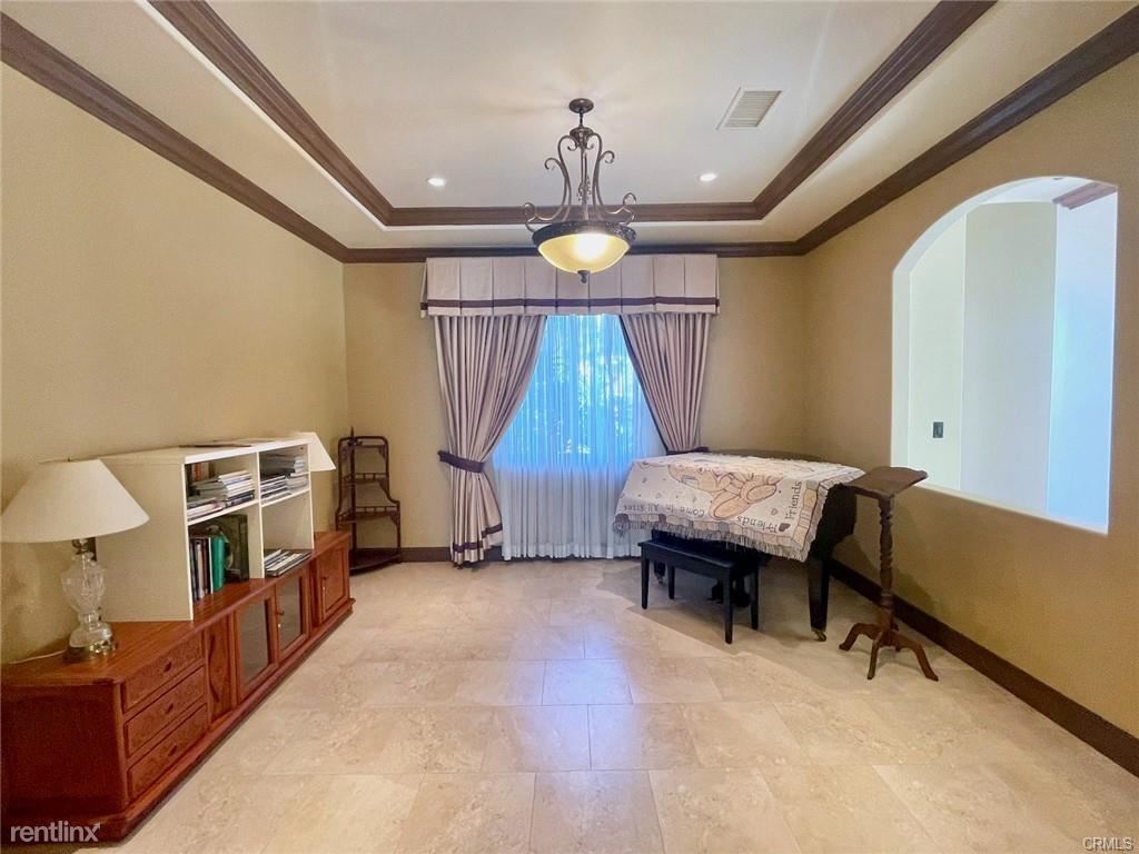 Foto principal - 5 br, 4.5 bath House - 16583 Silktree St
