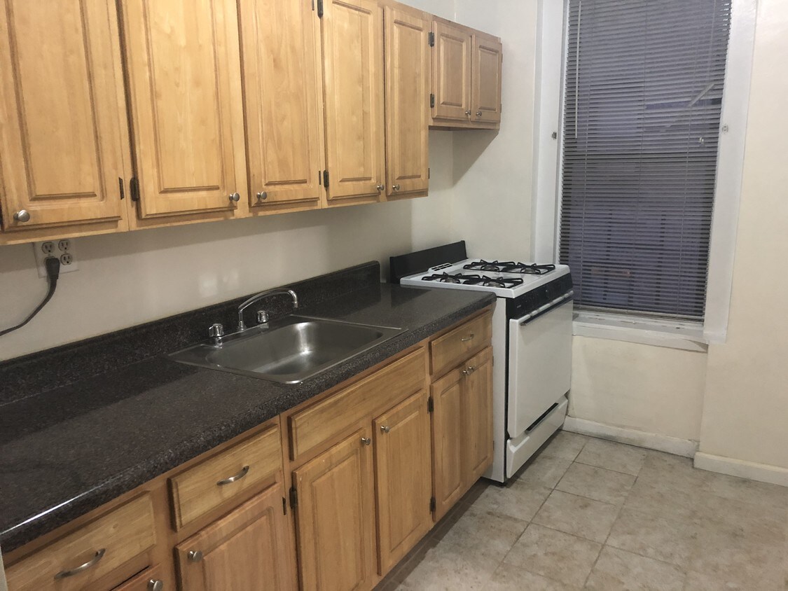 Foto principal - 3130 Kingsbridge Ave