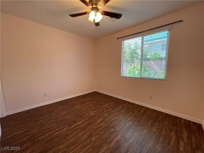 Foto del edificio - 7029 Chestnut Valley St
