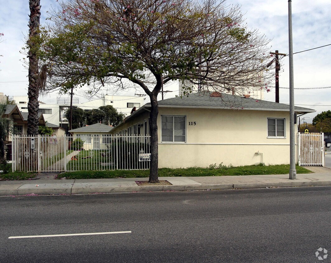 Foto del edificio - 115 W Chevy Chase Dr