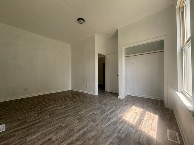 Foto del edificio - 951 W Brower St