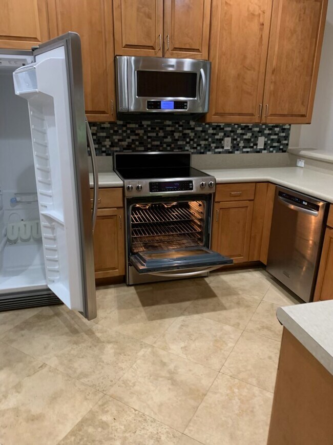 Foto del edificio - 7643 Bristol Cir