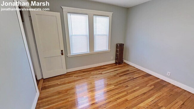 Building Photo - 76 Forest Hills St