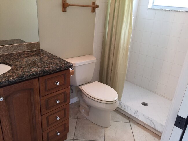 Foto del edificio - 5232 Raintree Ln