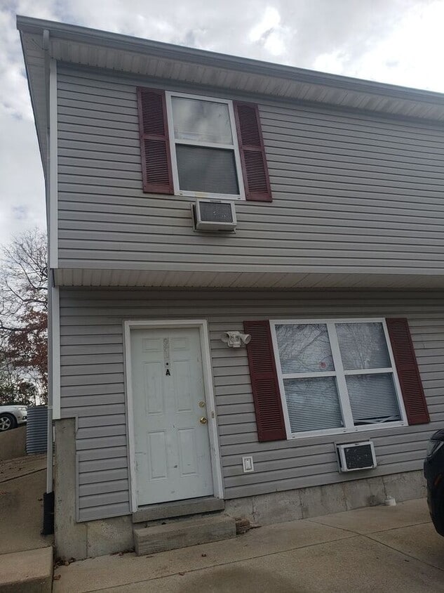 215 Dehn St, Saint Clair, MO 63077 House Rental in Saint Clair, MO