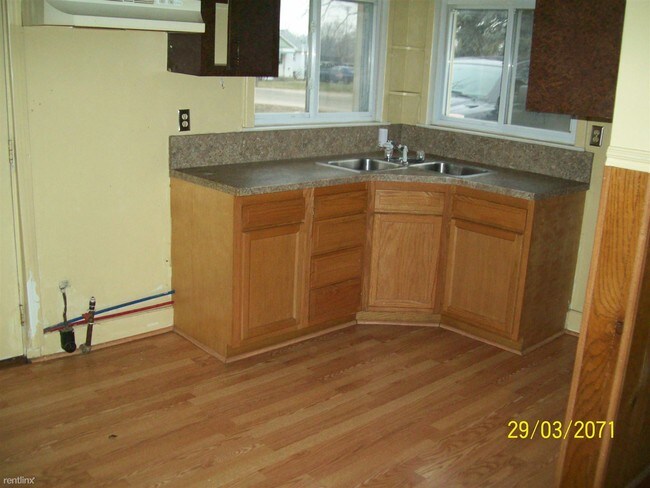 Building Photo - 3 br, 1 bath House - 4017 Pringle Ave
