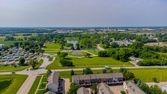 Foto del edificio - 3600 SE Glenstone Dr