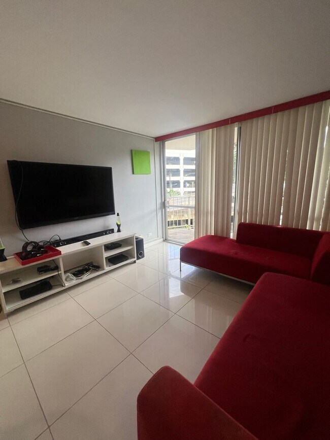 Foto del edificio - 1 Bedroom at the Highlander with Laundry &...