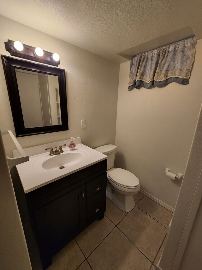 Foto del edificio - 1218 Sherman Ave