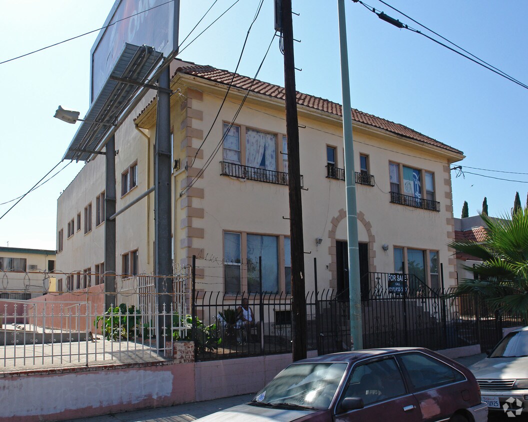 Building Photo - 911 N Virgil Ave