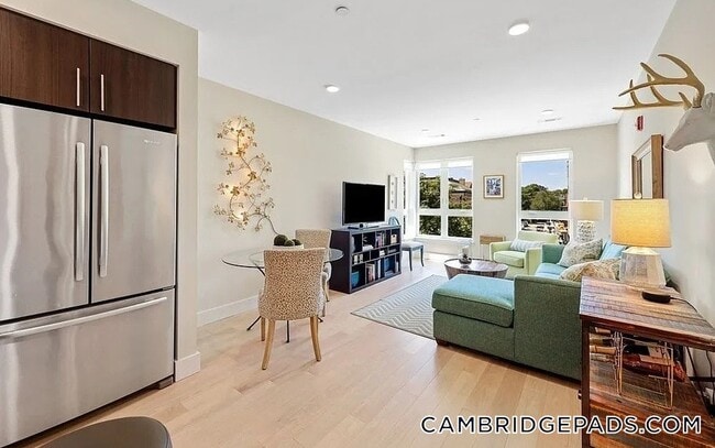 Foto del edificio - 1975 Massachusetts Ave