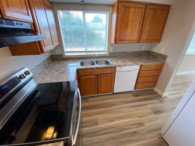 Foto del edificio - 3714 47th Ave NE