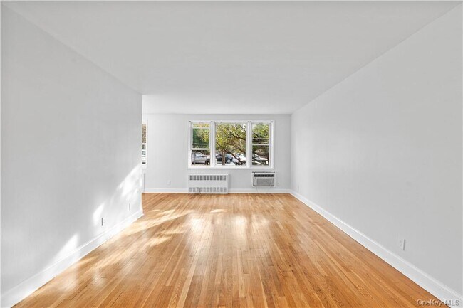 Foto del edificio - 700 Scarsdale Ave