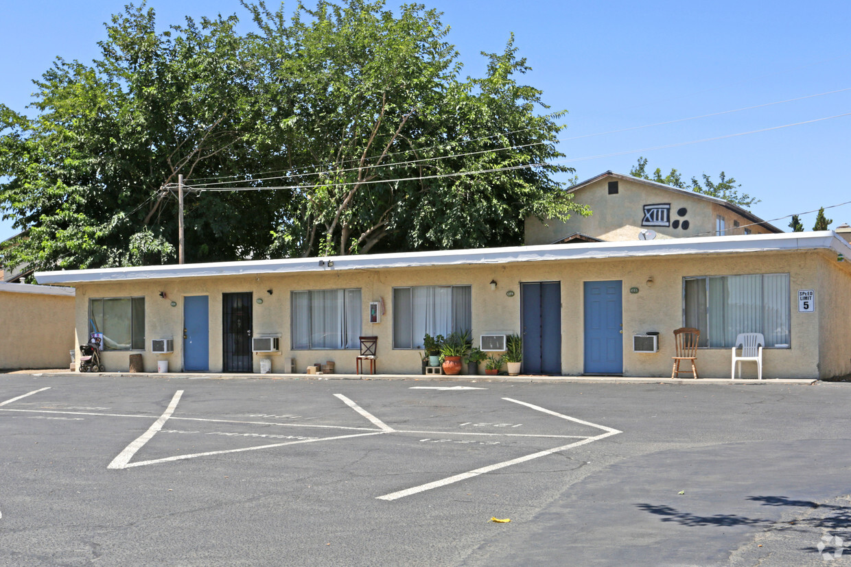 Building Photo - Madera Garden Apartments