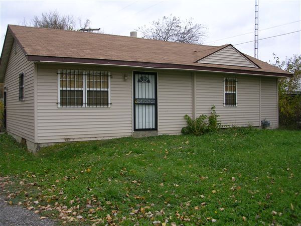 Primary Photo - 1206 W Pierson Rd