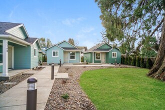 Building Photo - 2172 Laurel Ave NE