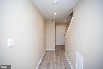 Building Photo - 239 Macoun Way