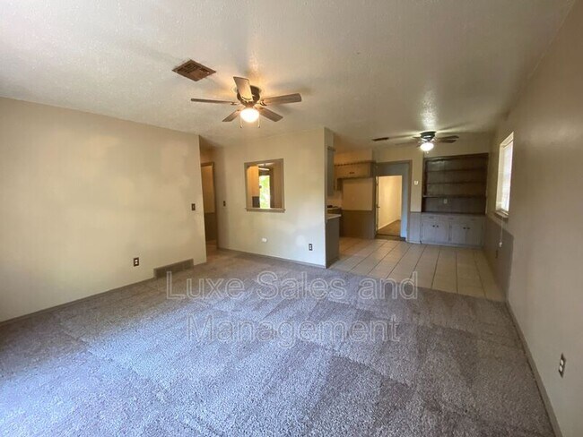 Foto del edificio - 602 Royal Ave