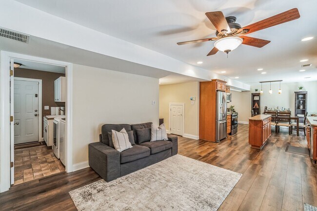 Foto del edificio - 5 Bedroom 2.5 Bath Single Home in Lafayette Hill, PA!