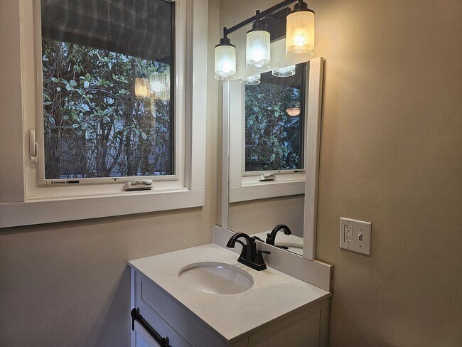 Foto del edificio - 123 Kuukama St