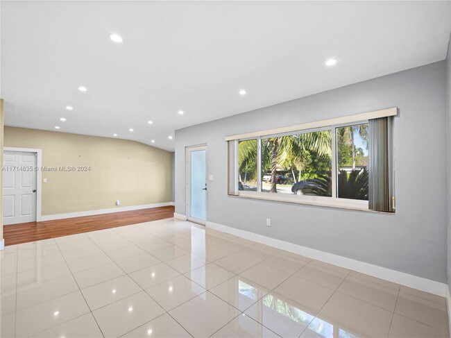 Foto del edificio - 7930 SW 36th Terrace