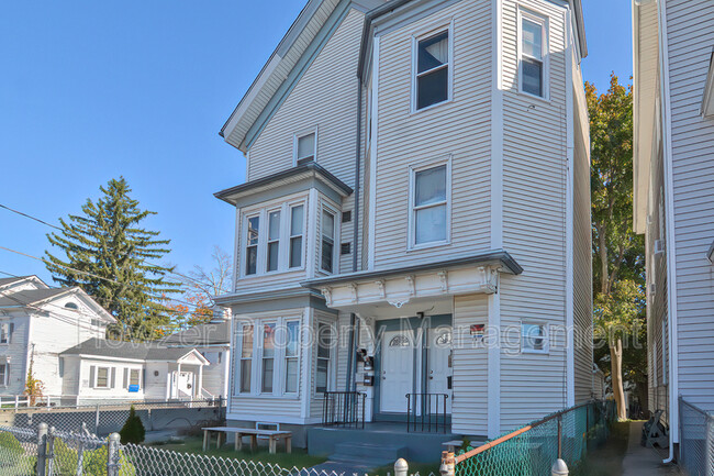 Building Photo - 14 Chester Ave
