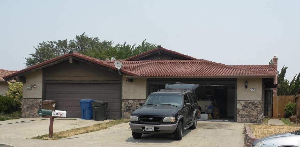 Building Photo - 2526 Cathy Ct