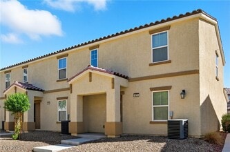 Building Photo - 4575 Pencester St