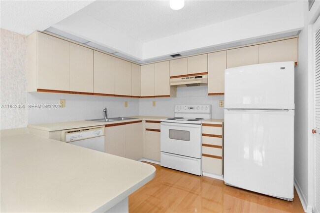 Foto del edificio - 8810 SW 132nd Pl