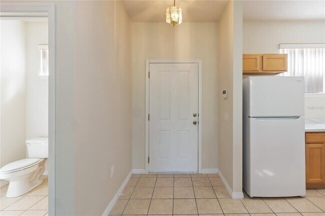 Foto del edificio - 214 Monroe Cir