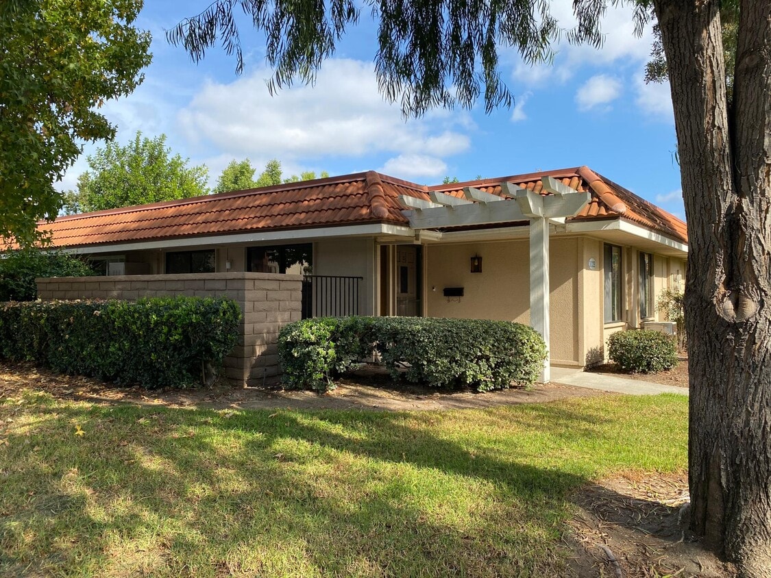 3028 Calle Sonora Unit D, Laguna Woods, CA 92637 Condo for Rent in