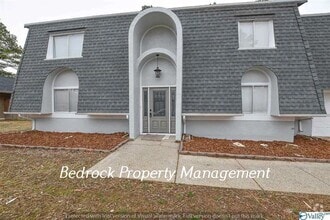 Building Photo - 2008 Woodmore Dr SE