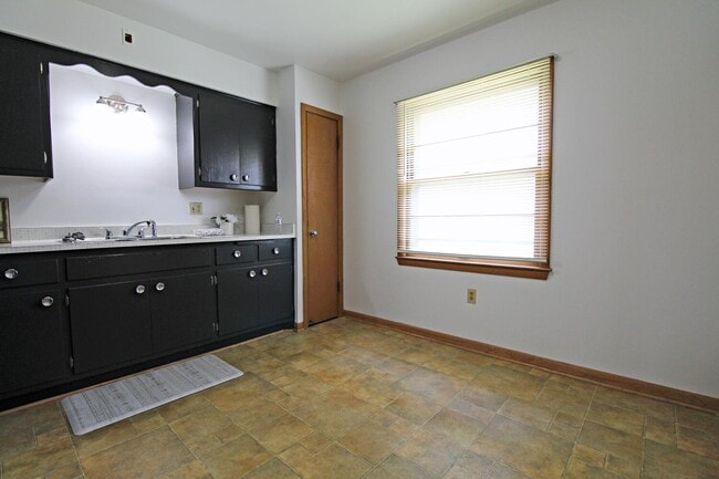 Building Photo - 3832 Wyoming Way