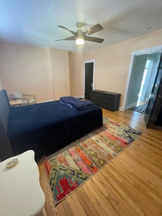 Building Photo - 2 bedroom home in Oakland