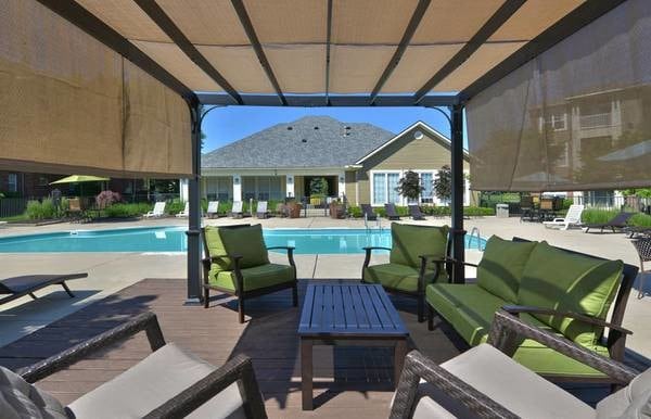 Foto principal - 2353 River Oaks Dr