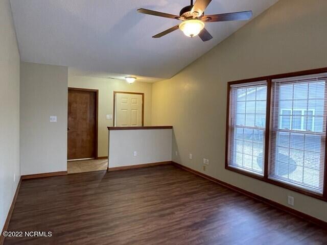 Foto del edificio - 130 Highland Ct
